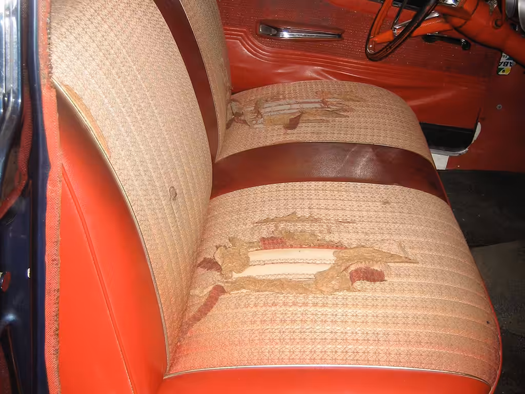 Oldtimer-Innenraum vor der Restauration – Autosattlerei Wick Wil